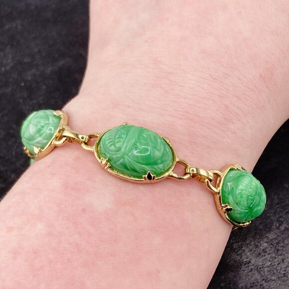 VINTAGE Gold tone metal and marbled jade green plastic scarab beetle bracelet - Picture 2 of 8
